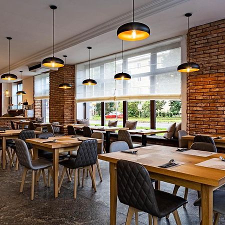 Rosso Aparthotel Michalovce Eksteriør billede