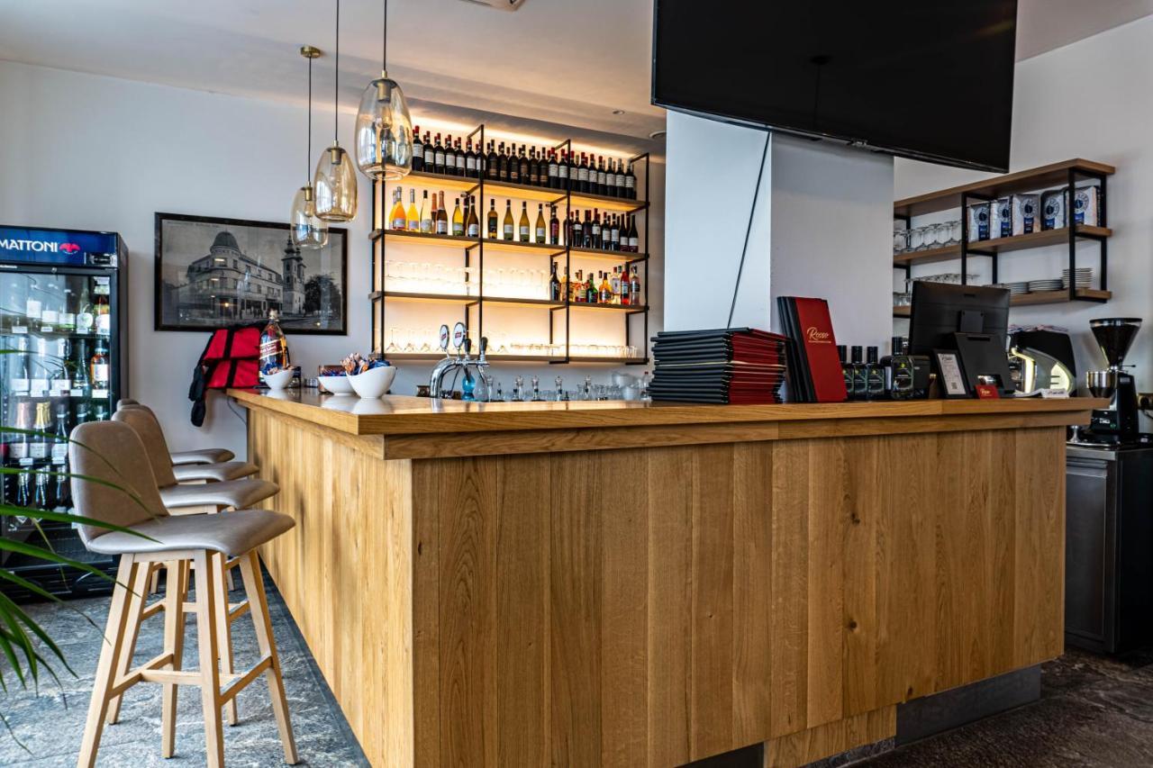 Rosso Aparthotel Michalovce Eksteriør billede