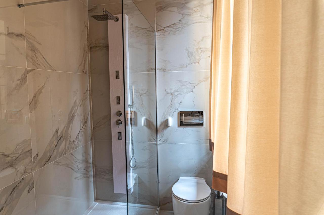 Rosso Aparthotel Michalovce Eksteriør billede