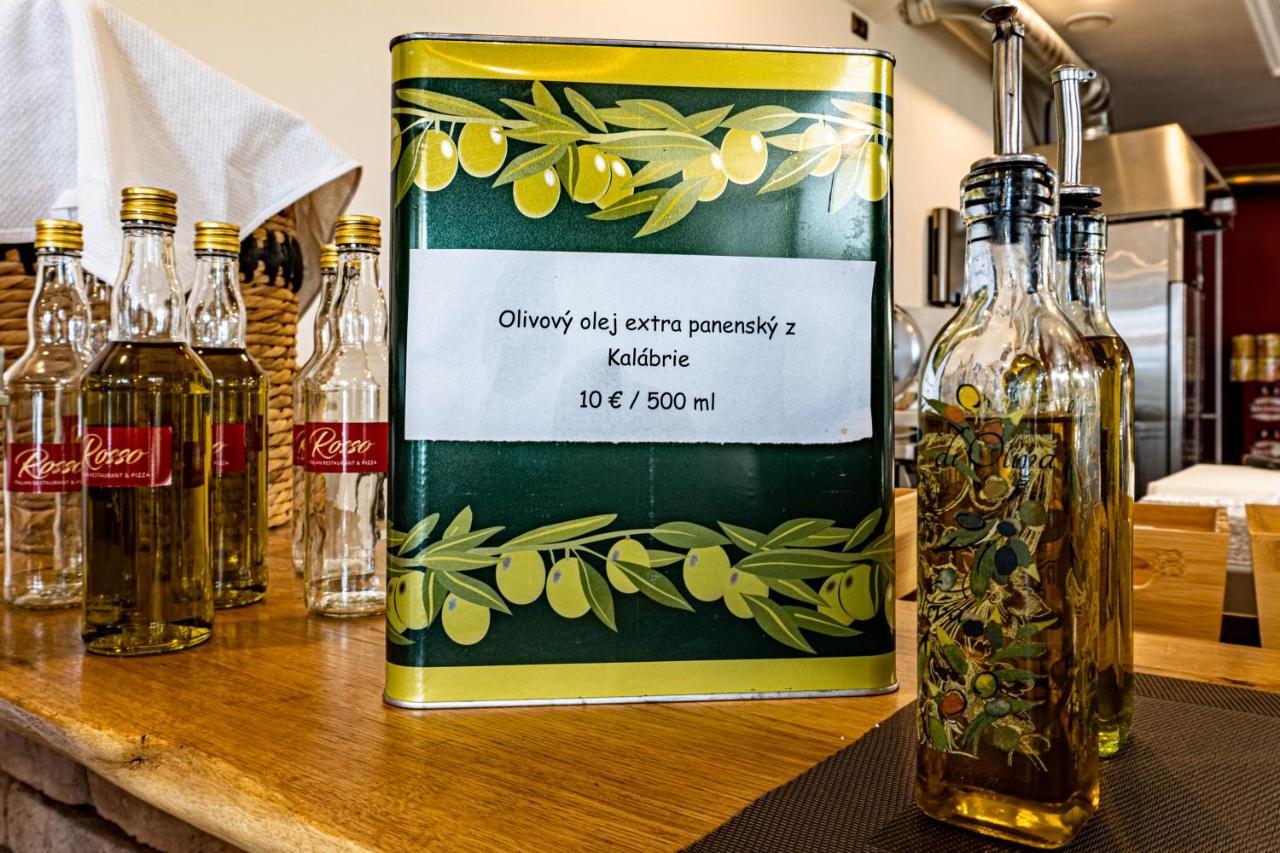 Rosso Aparthotel Michalovce Eksteriør billede