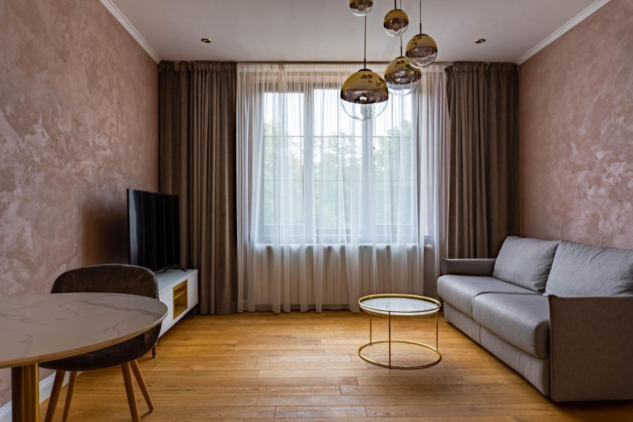 Rosso Aparthotel Michalovce Eksteriør billede